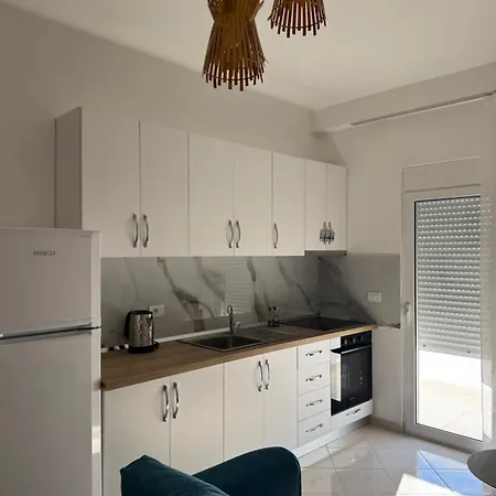 Aleksi House * Durres